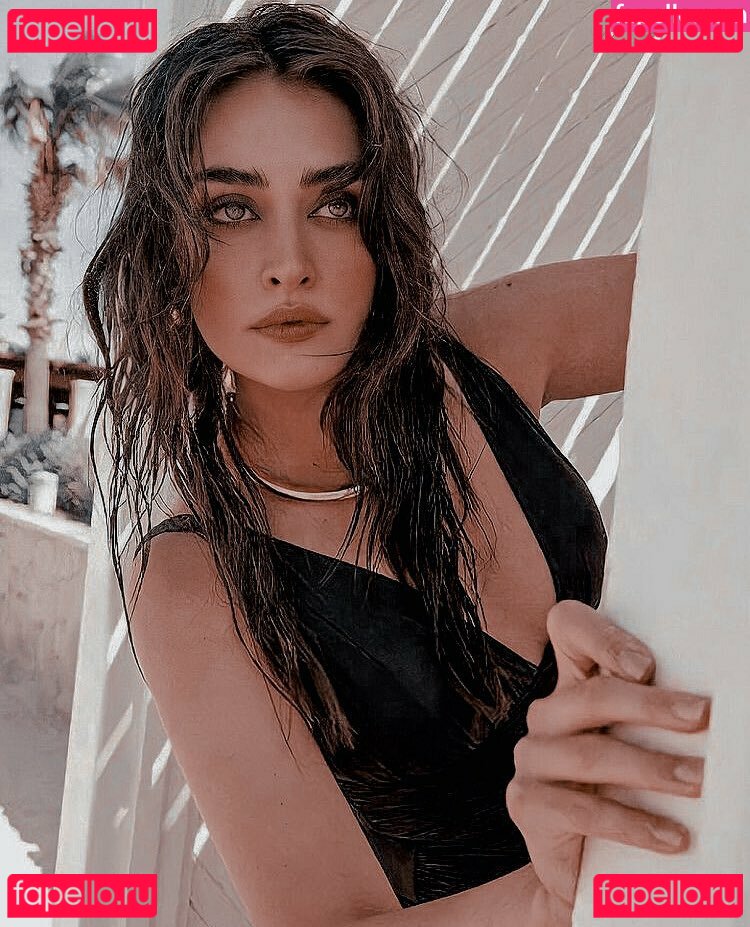 Esra Bilgic Nude Onlyfans Photo 9