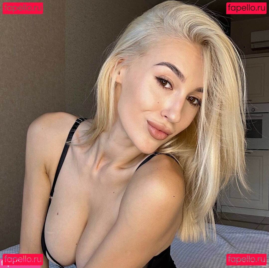Eva Amelia Nude Onlyfans Photo 6