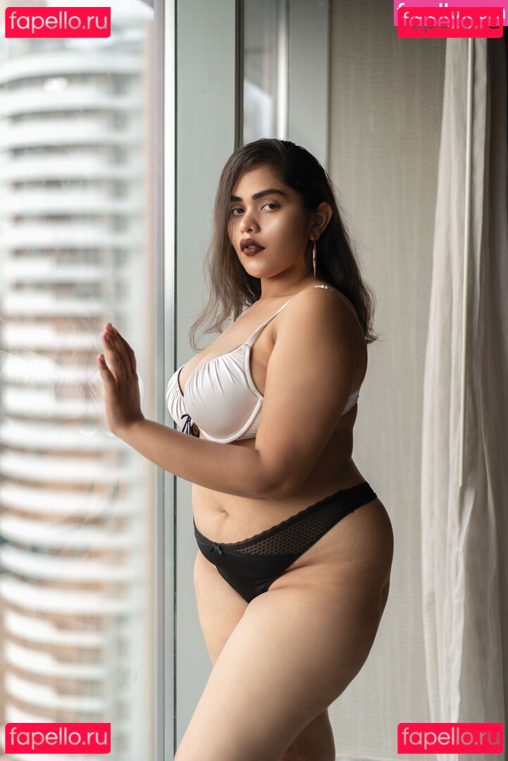 Fire Fly Nude Onlyfans Photo 11