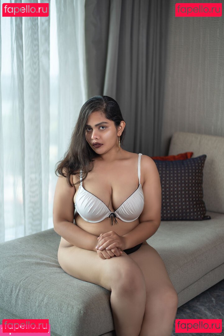 Fire Fly Nude Onlyfans Photo 9
