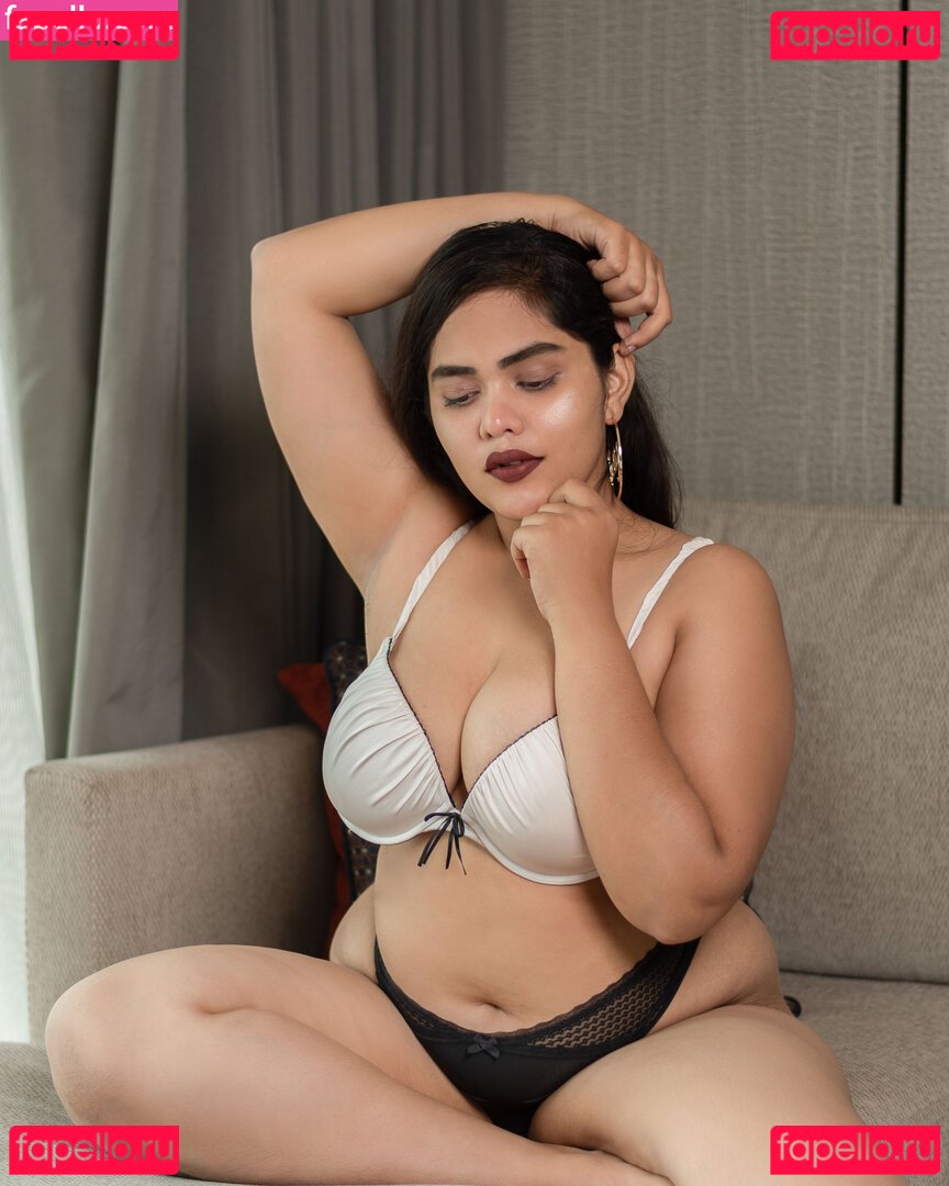Fire Fly Nude Onlyfans Photo 6