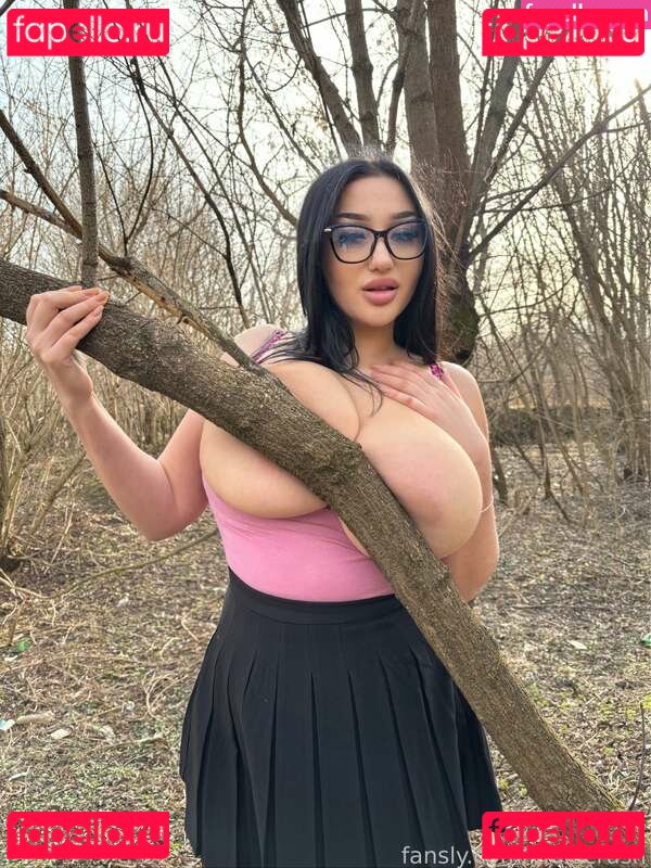 Viola Crush Nude Onlyfans Photo 9
