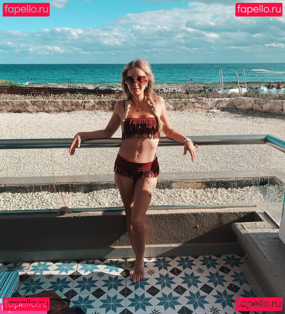 Margo Price Nude Onlyfans Photo 15