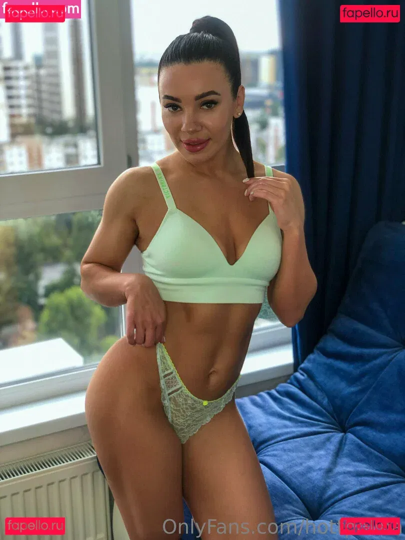 hottpolina Onlyfans Photo Gallery 