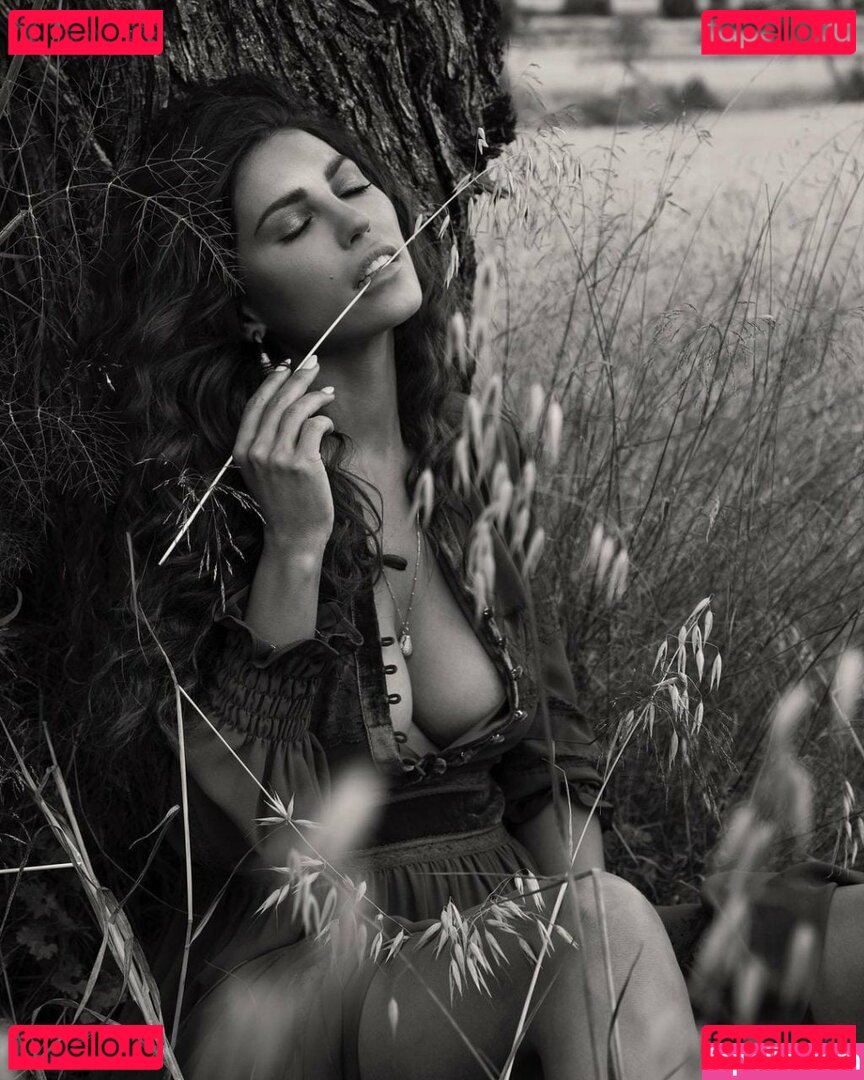 Yolanthe Cabau Nude Onlyfans Photo 28