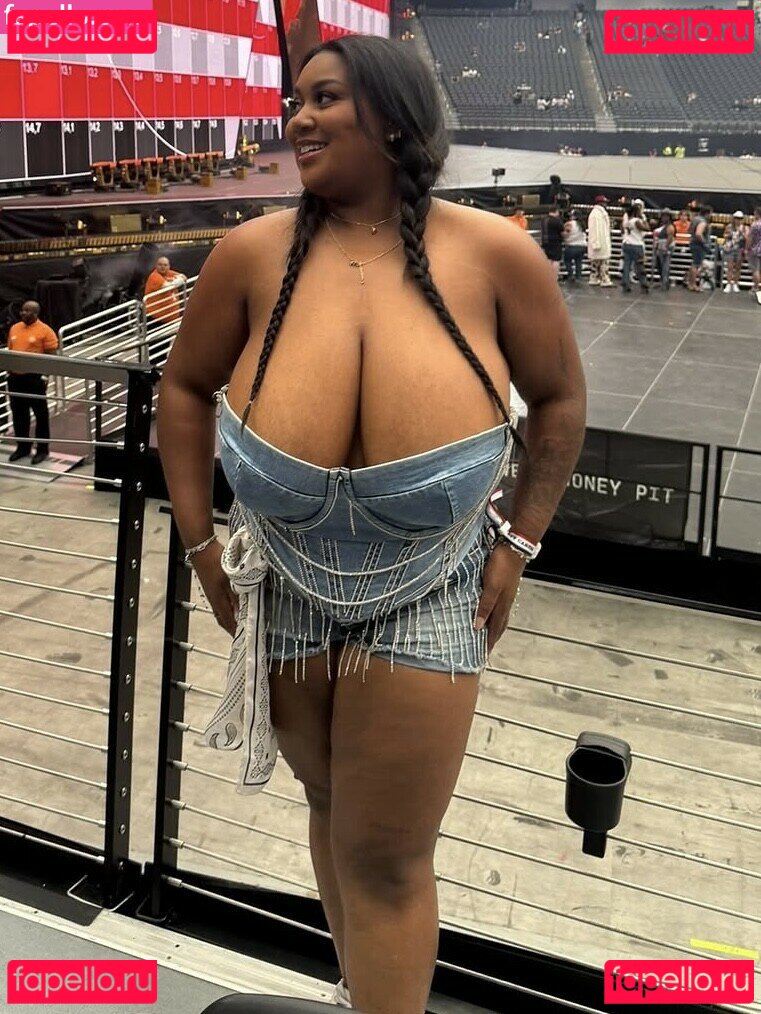 Brefluenced Nude Onlyfans Photo 11