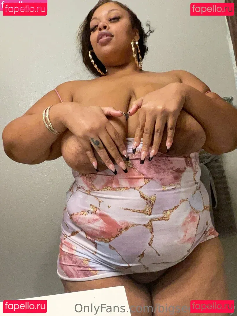 bigseeeeexxy Onlyfans Photo Gallery 