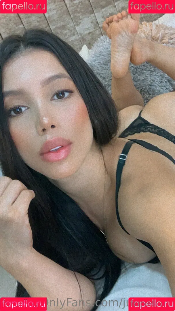 junne_liu Onlyfans Photo Gallery 