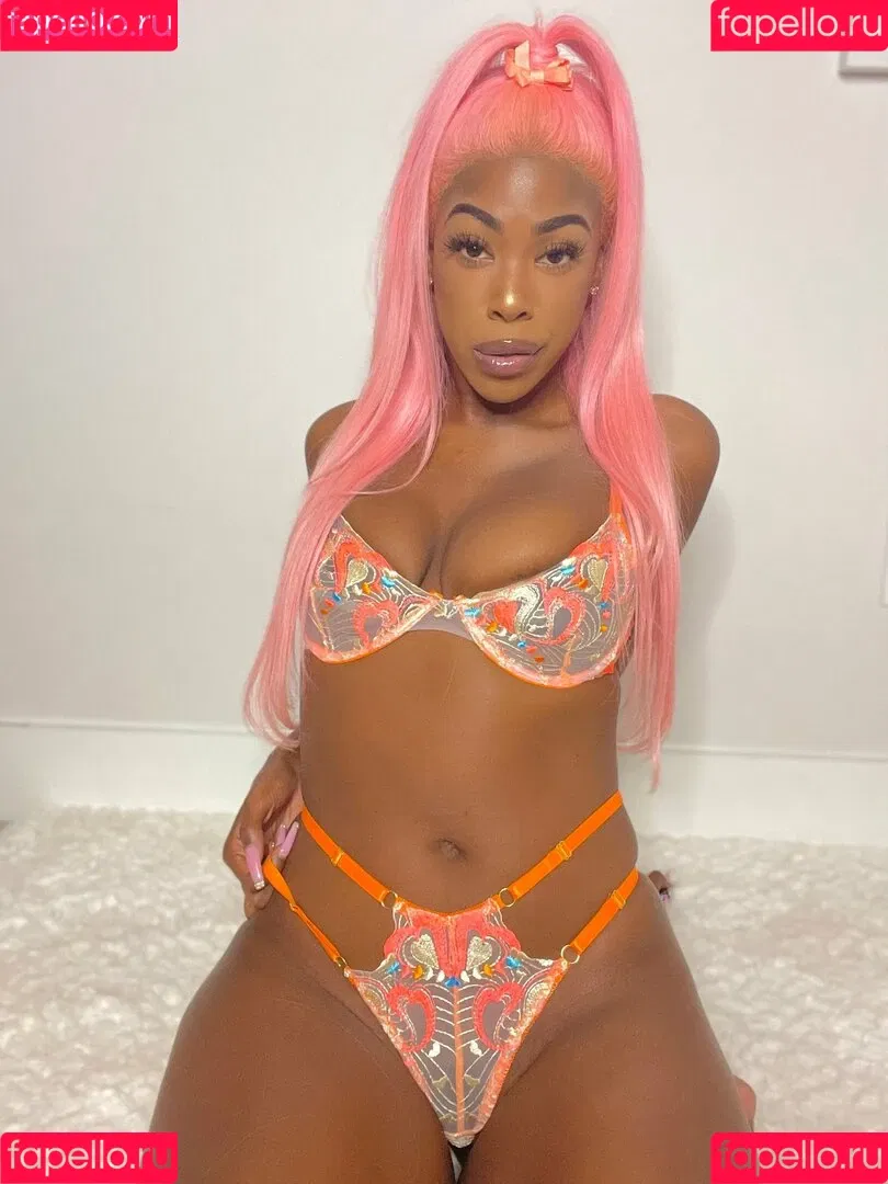 babygirlnaomii Onlyfans Photo Gallery 