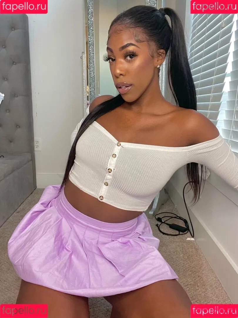 babygirlnaomii Onlyfans Photo Gallery 