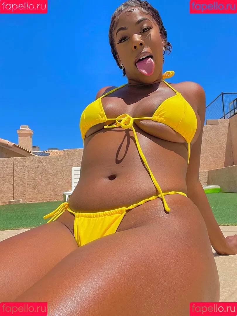 babygirlnaomii Onlyfans Photo Gallery 