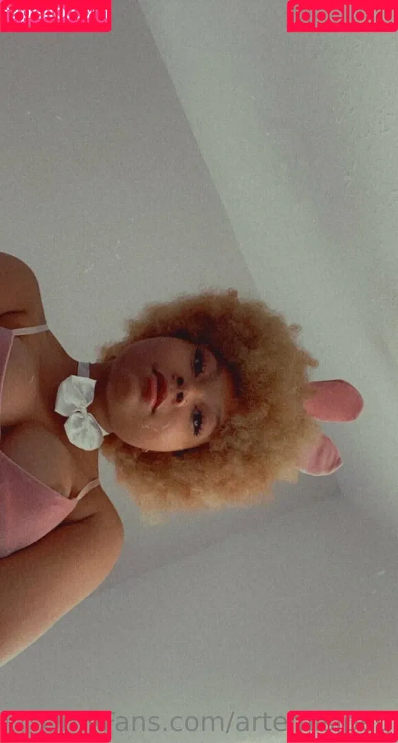 artemisjpeg Onlyfans Photo Gallery 