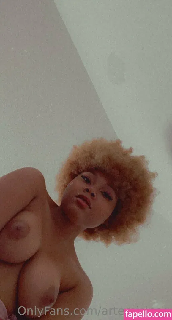 artemisjpeg Onlyfans Photo Gallery 