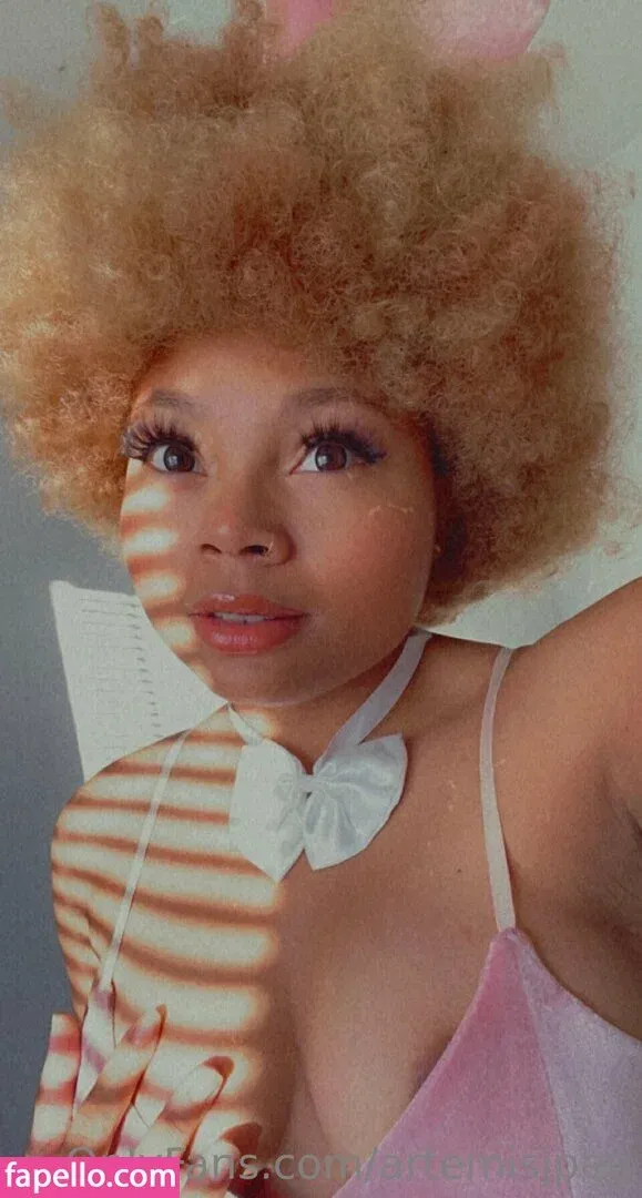 artemisjpeg Onlyfans Photo Gallery 