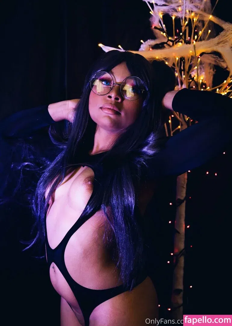 artemisjpeg Onlyfans Photo Gallery 