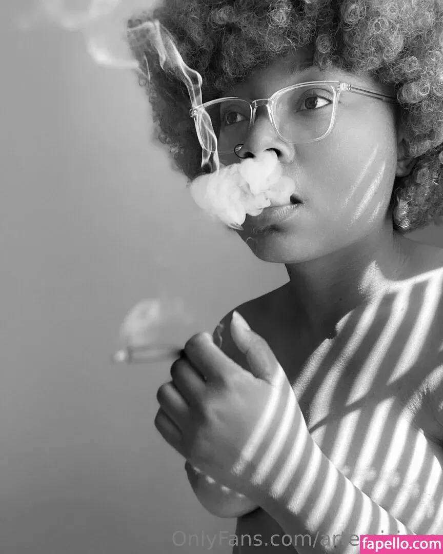 artemisjpeg Onlyfans Photo Gallery 