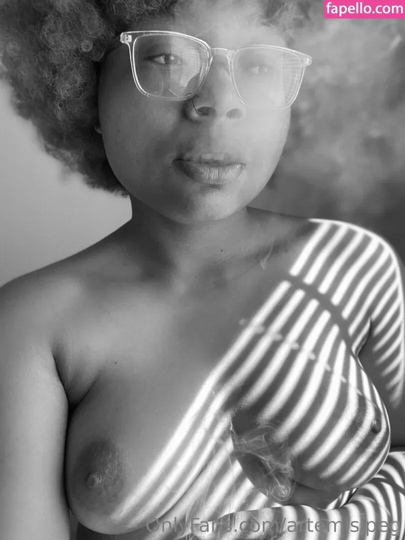 artemisjpeg Onlyfans Photo Gallery 