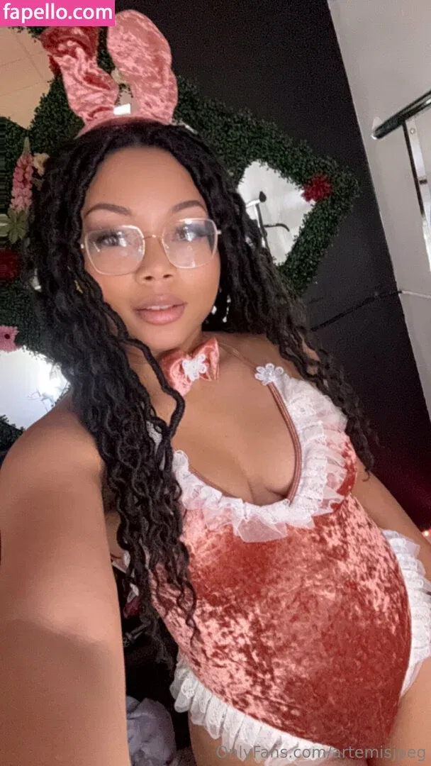 artemisjpeg Onlyfans Photo Gallery 