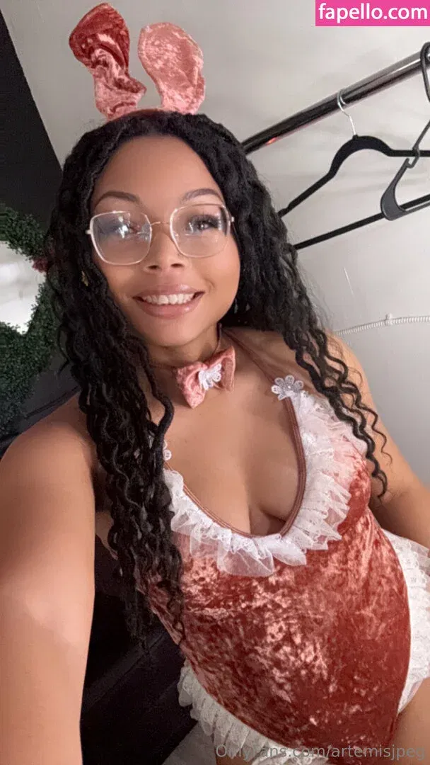 artemisjpeg Onlyfans Photo Gallery 