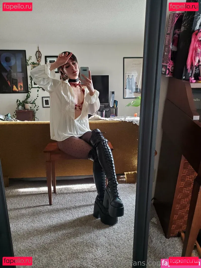 lilbathory Onlyfans Photo Gallery 