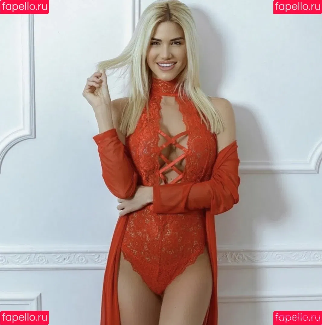 Vasvari Vivien Onlyfans Photo Gallery 