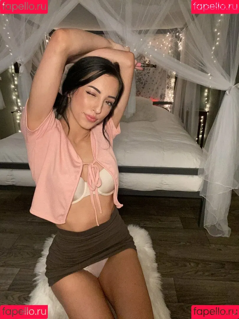 Karli Mergenthaler Onlyfans Photo Gallery 