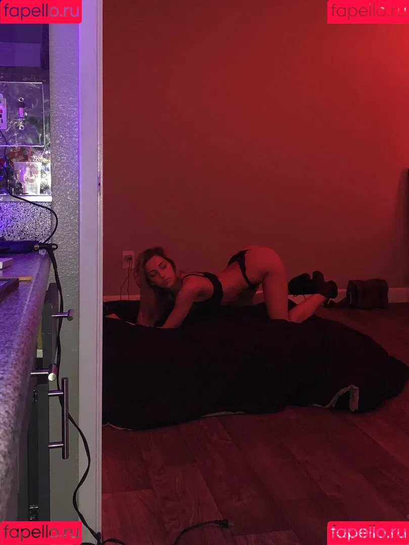 Karli Mergenthaler Onlyfans Photo Gallery 