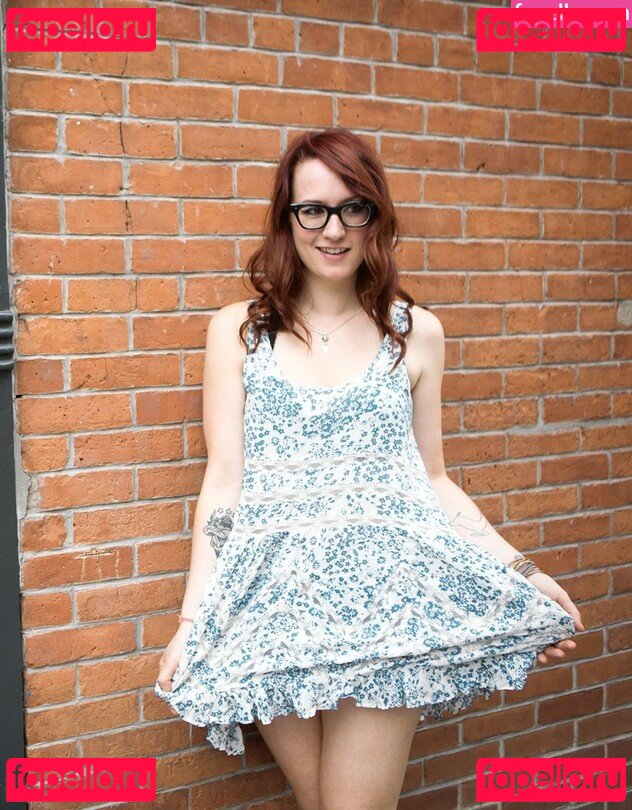 Ingrid Michaelson Nude Onlyfans Photo 9
