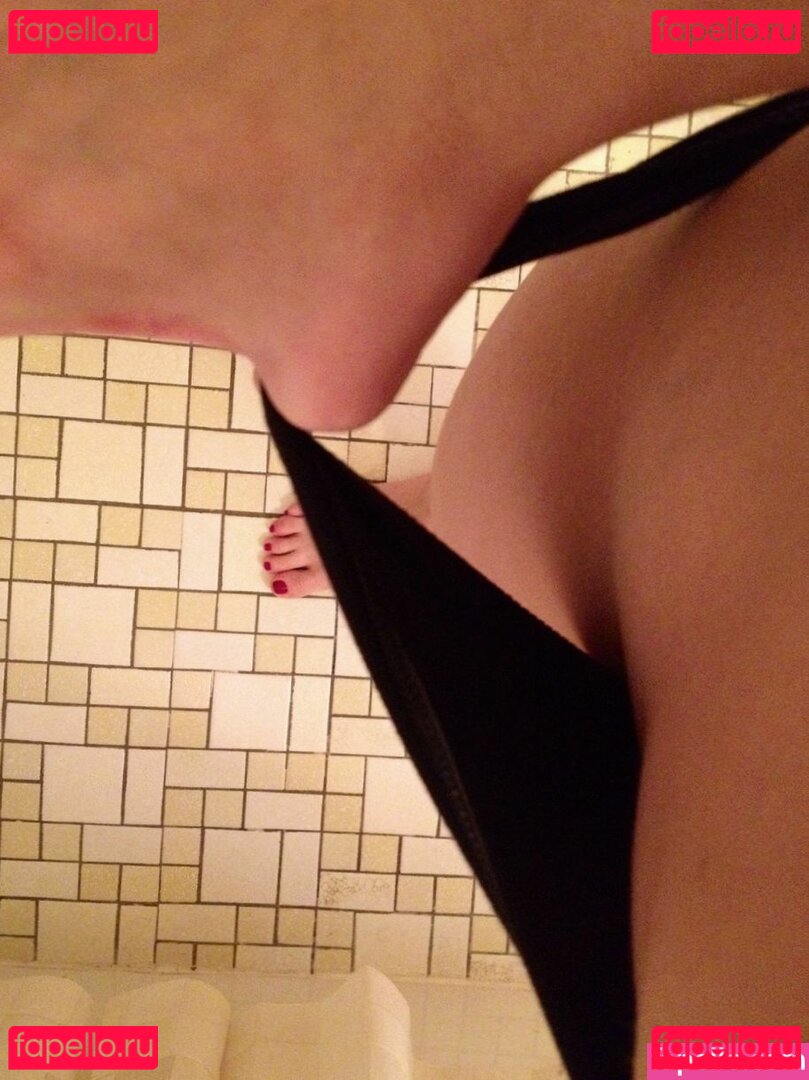 Ingrid Michaelson Nude Onlyfans Photo 6