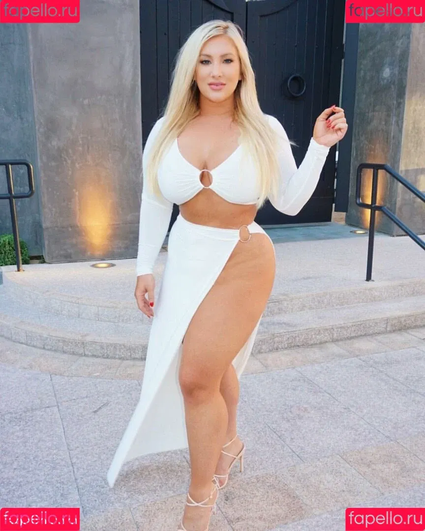 Taya Christian Onlyfans Photo Gallery 