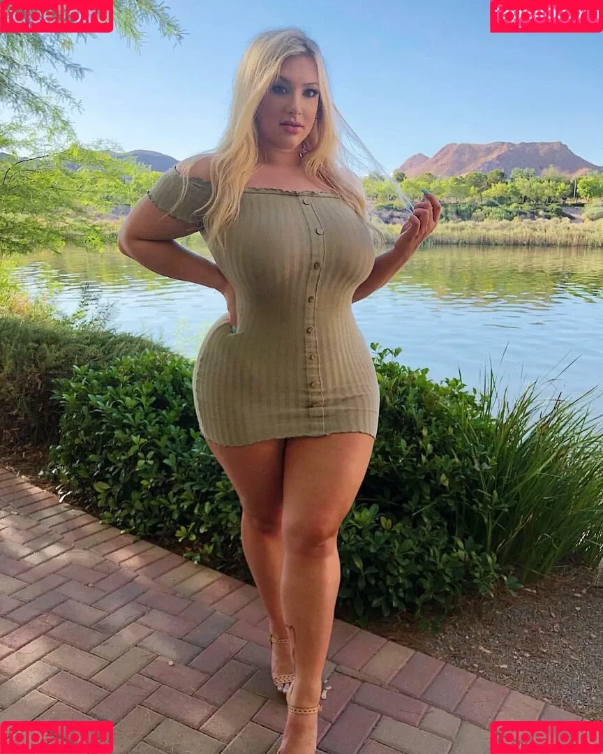 Taya Christian Onlyfans Photo Gallery 
