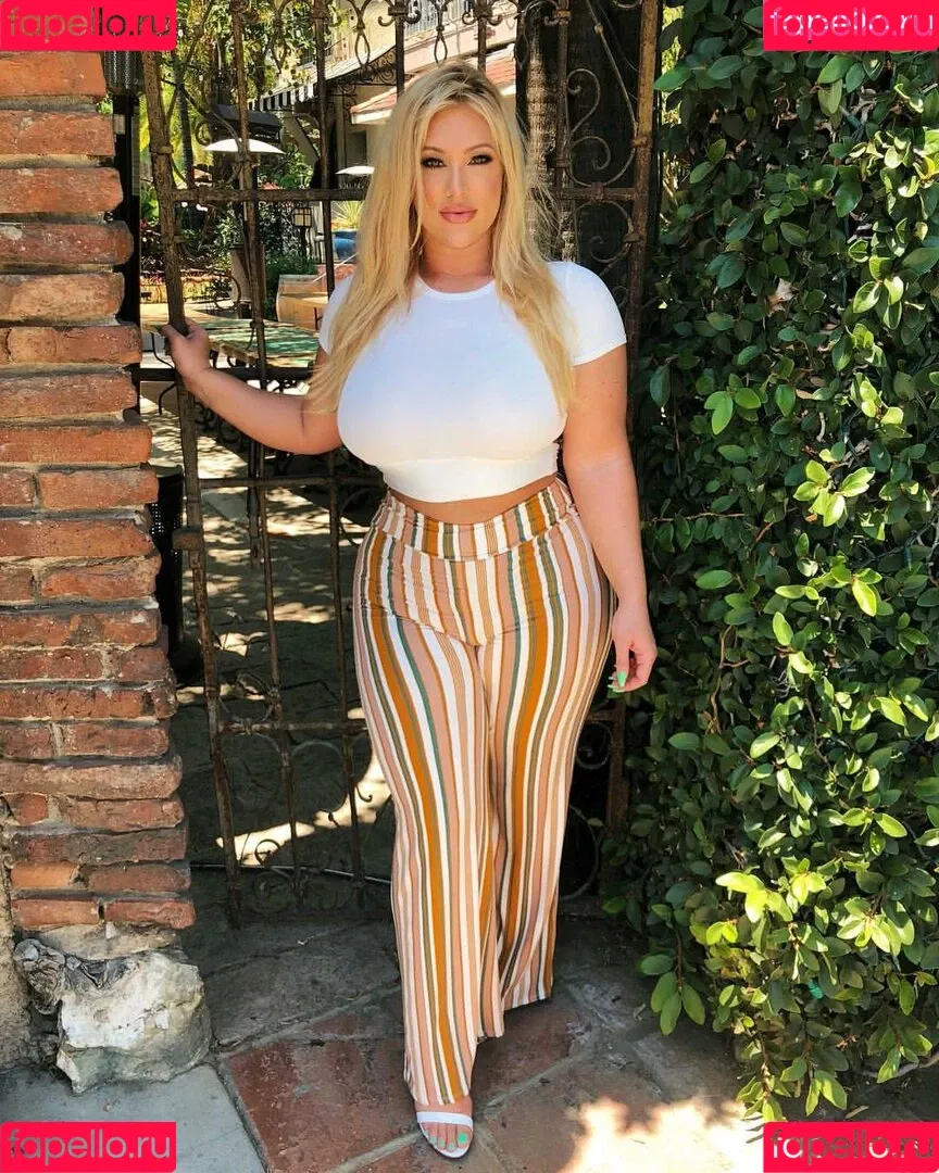 Taya Christian Onlyfans Photo Gallery 