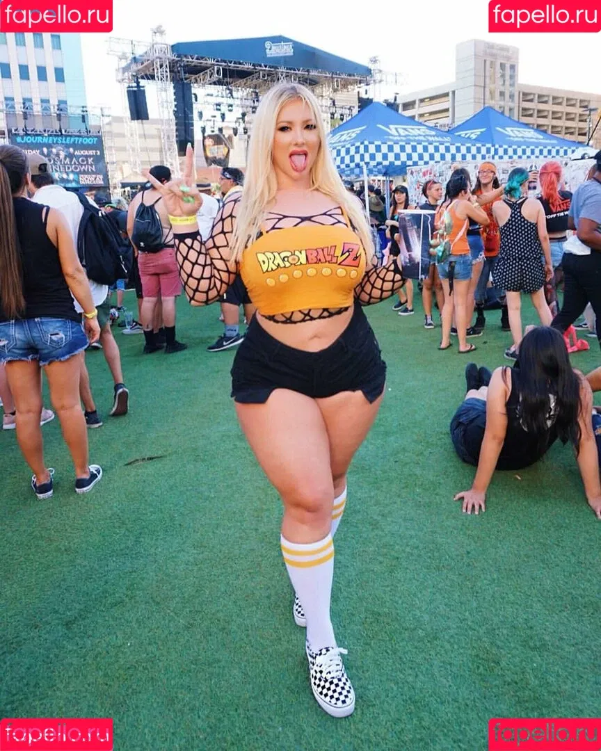 Taya Christian Onlyfans Photo Gallery 