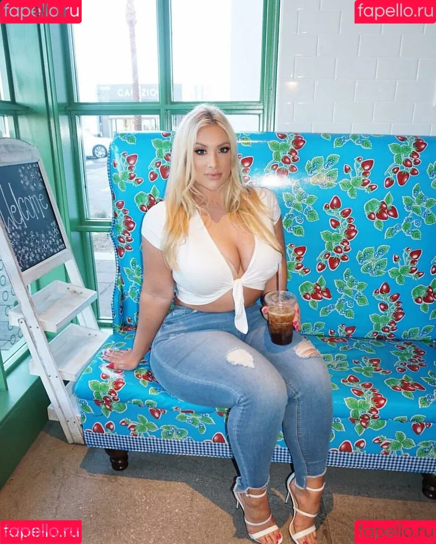 Taya Christian Onlyfans Photo Gallery 