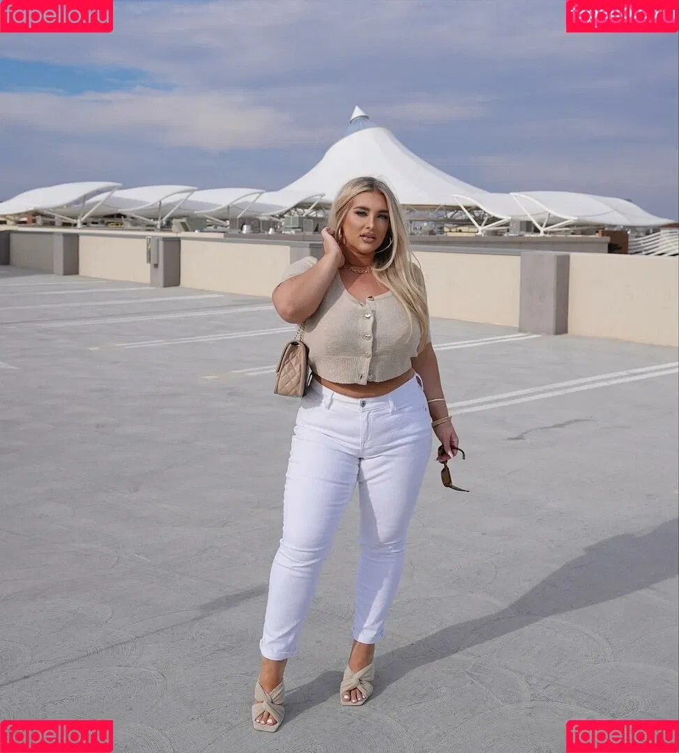 Taya Christian Onlyfans Photo Gallery 