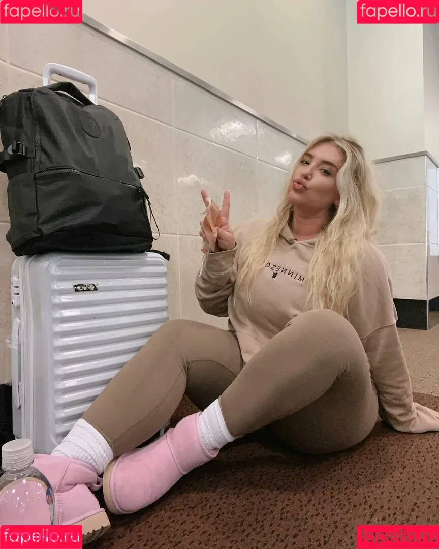 Taya Christian Onlyfans Photo Gallery 