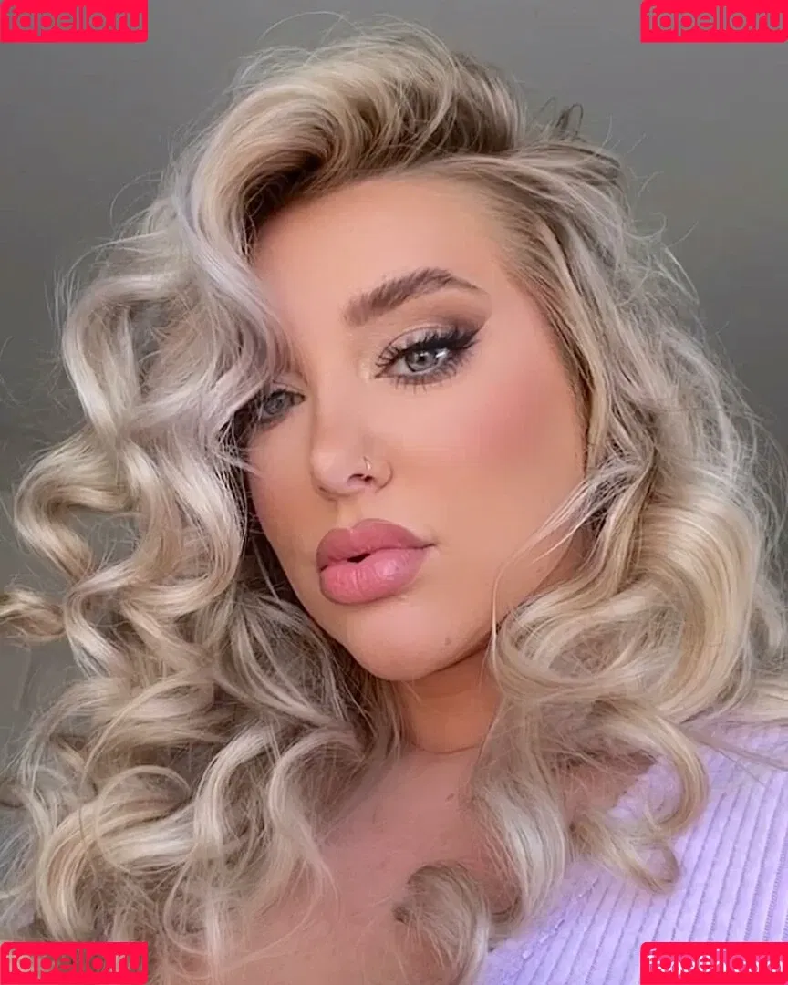 Taya Christian Onlyfans Photo Gallery 