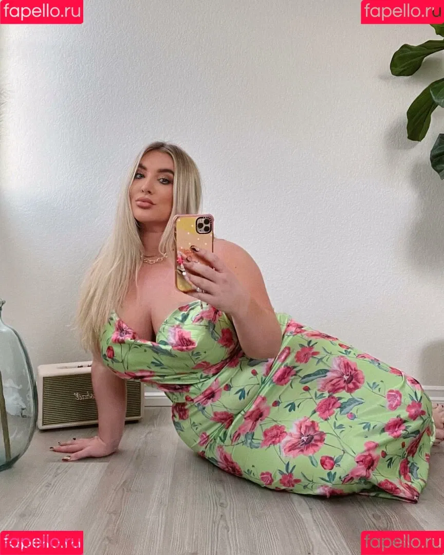 Taya Christian Onlyfans Photo Gallery 