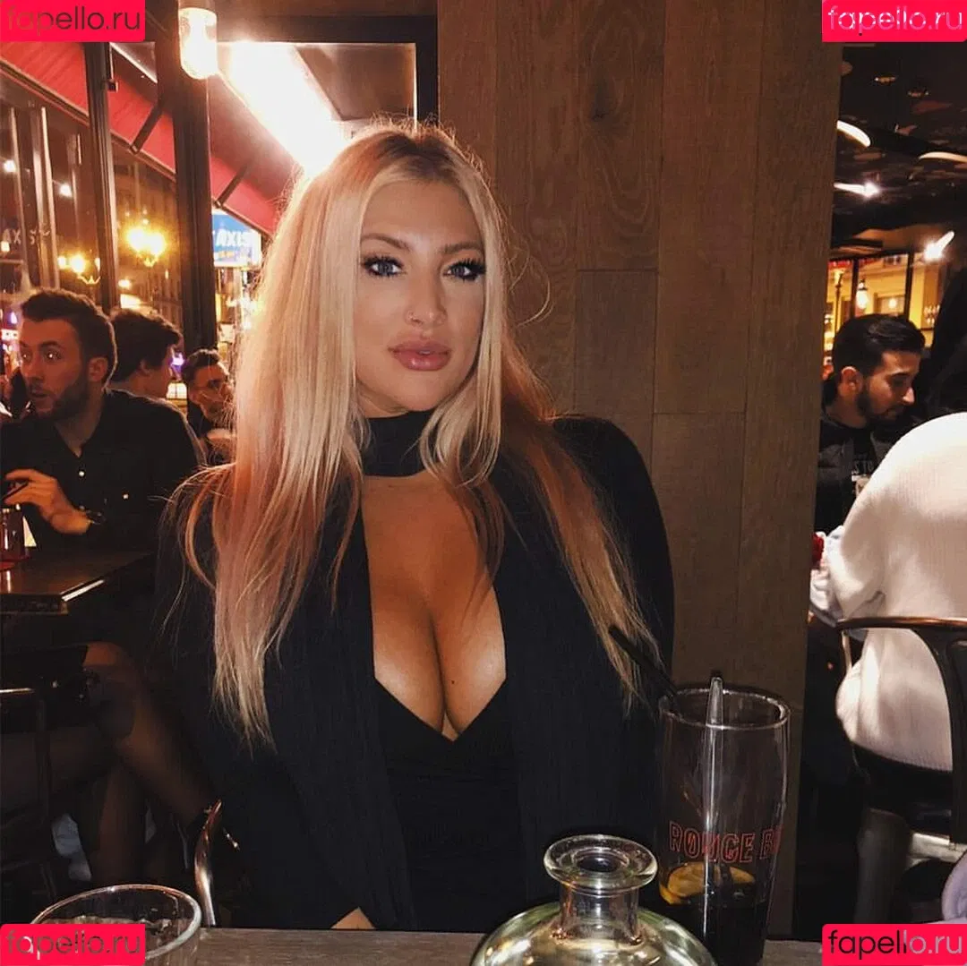 Taya Christian Onlyfans Photo Gallery 