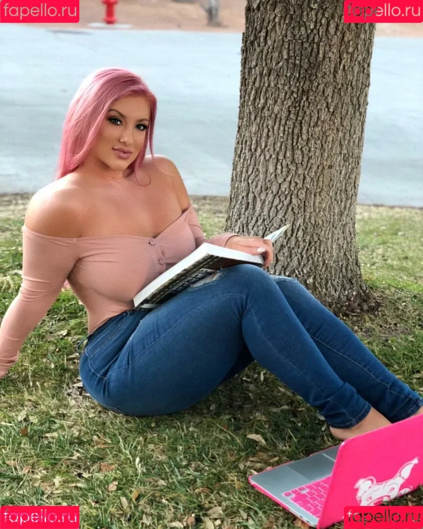 Taya Christian Onlyfans Photo Gallery 