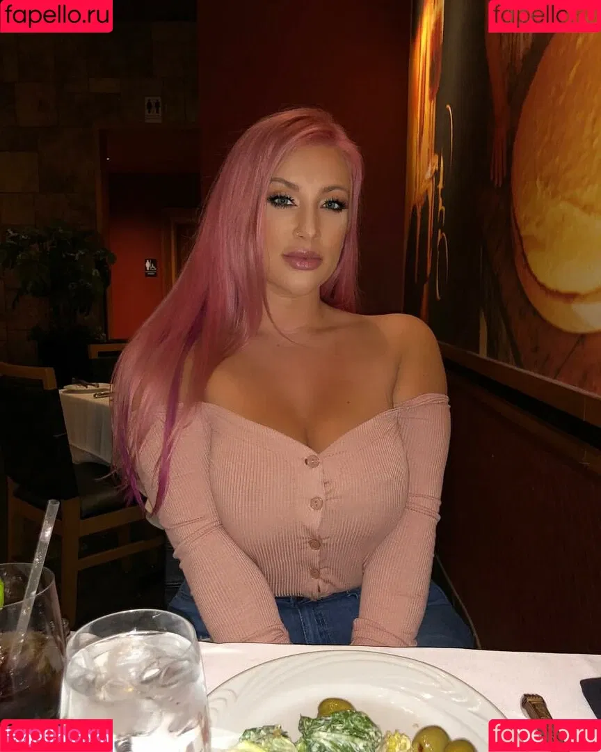 Taya Christian Onlyfans Photo Gallery 