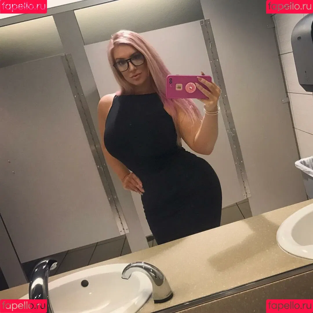 Taya Christian Onlyfans Photo Gallery 
