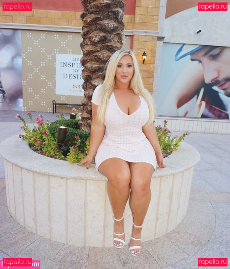 Taya Christian Onlyfans Photo Gallery 