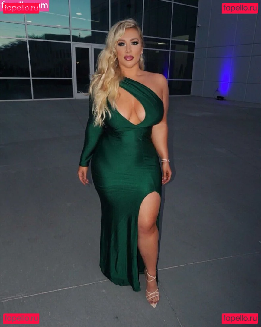 Taya Christian Onlyfans Photo Gallery 