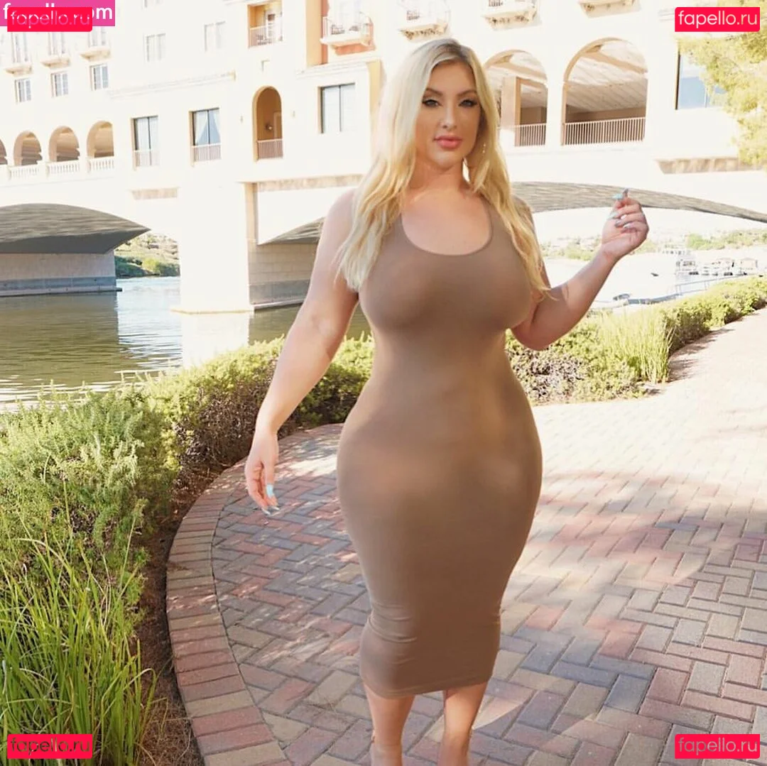 Taya Christian Onlyfans Photo Gallery 