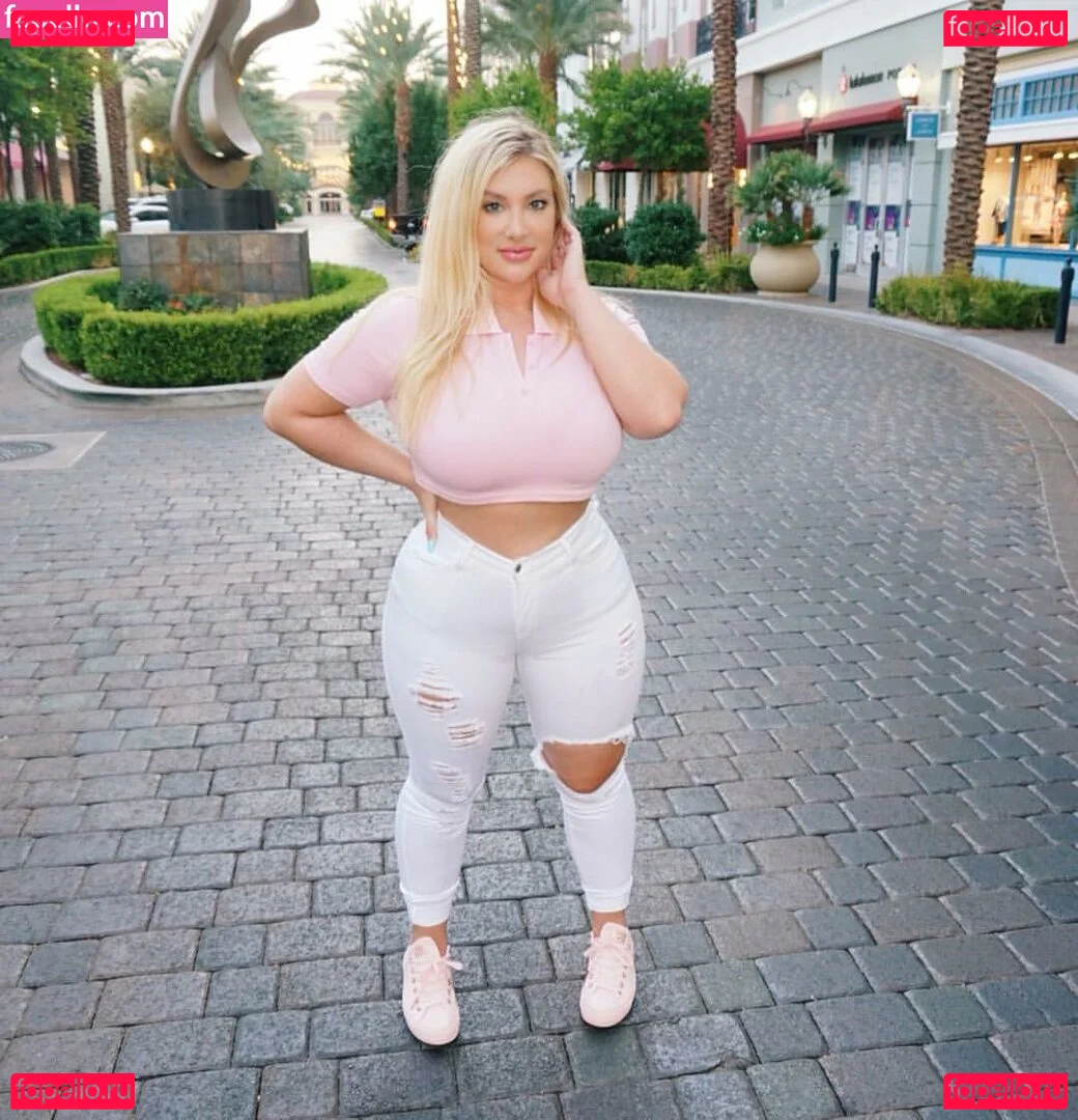 Taya Christian Onlyfans Photo Gallery 