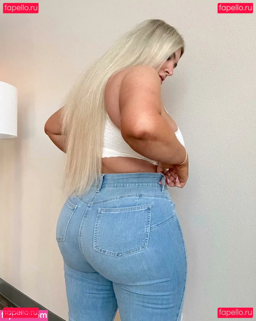 Taya Christian Onlyfans Photo Gallery 