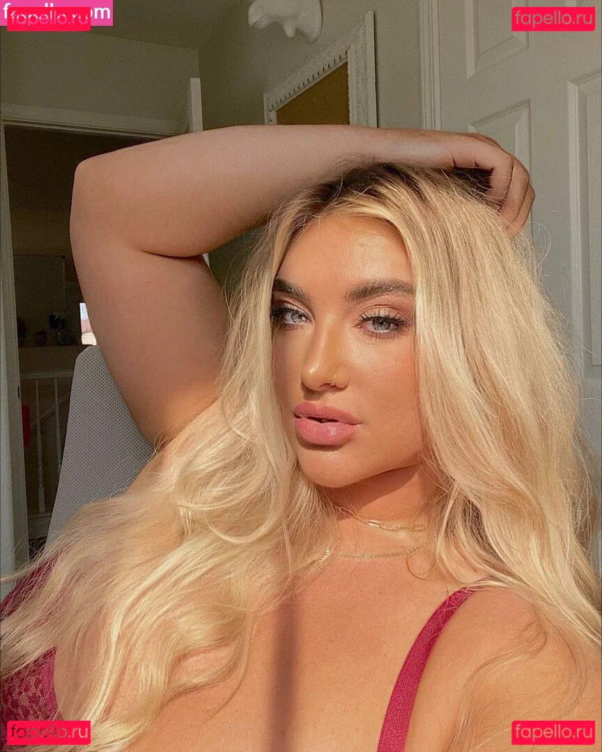 Taya Christian Onlyfans Photo Gallery 