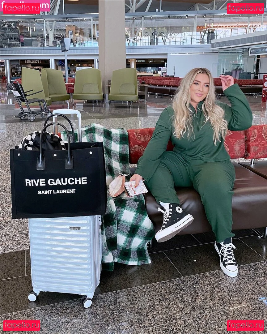 Taya Christian Onlyfans Photo Gallery 