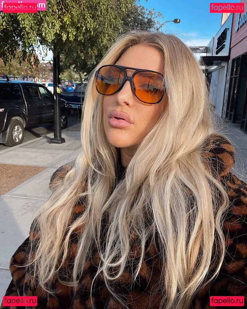 Taya Christian Onlyfans Photo Gallery 